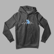 Laden Sie das Bild in den Galerie-Viewer, Hoddie "Bayern Herzschlag"