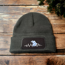 Laden Sie das Bild in den Galerie-Viewer, Mütze Original Patch Beanie  Graphite Grey - Bayern Herzschlag Wintermütze