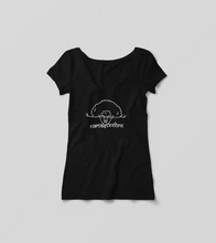 Laden Sie das Bild in den Galerie-Viewer, Damen V-Shirt "Yoga Schaf"