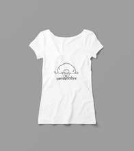 Laden Sie das Bild in den Galerie-Viewer, Damen V-Shirt "Yoga Schaf"