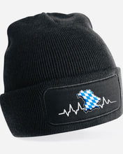 Laden Sie das Bild in den Galerie-Viewer, Mütze Original Patch Beanie - mit Bayern Herzschlag
